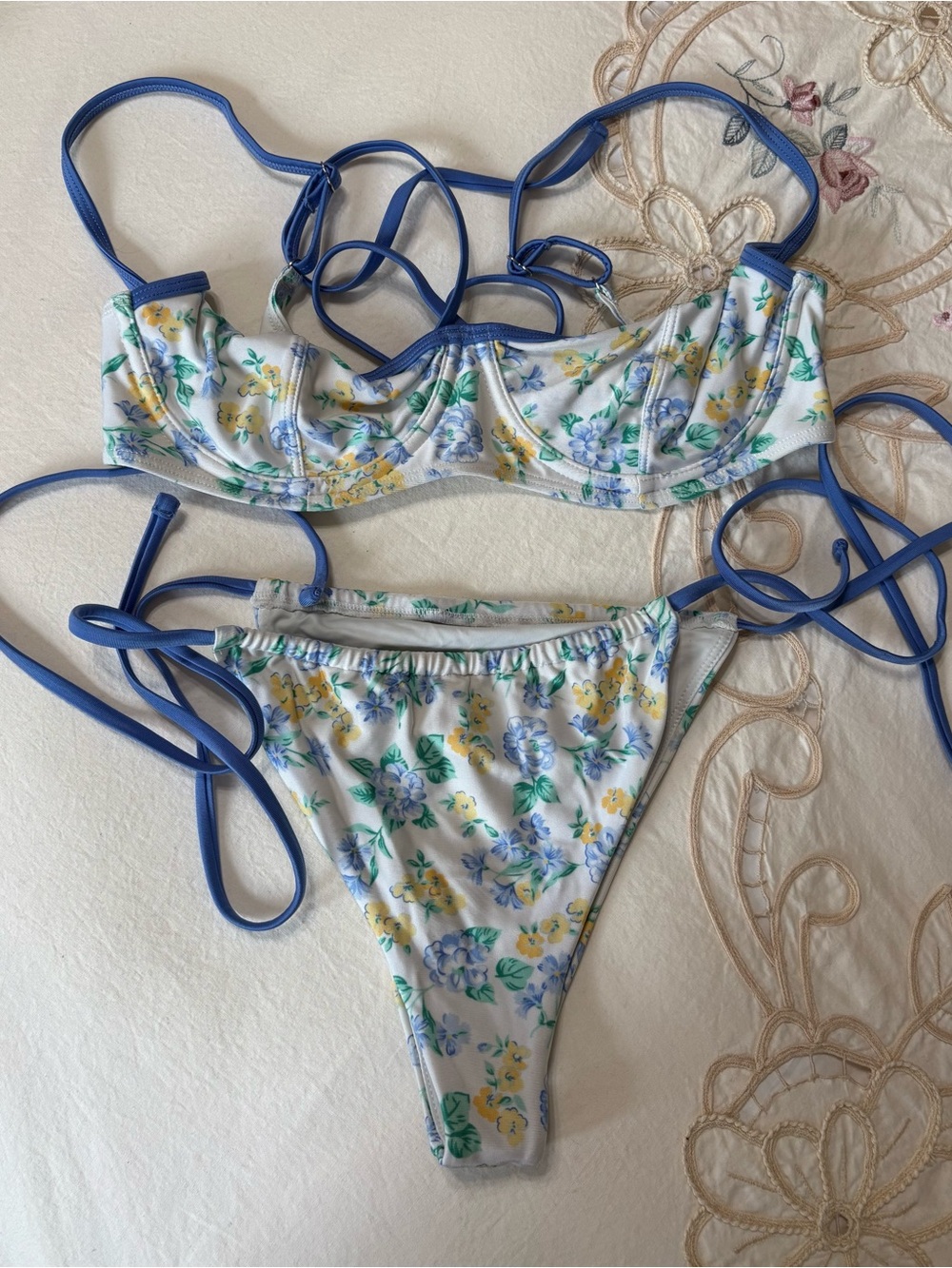 FRANKIE’S BIKINIS Coastal Floral Bikini Set